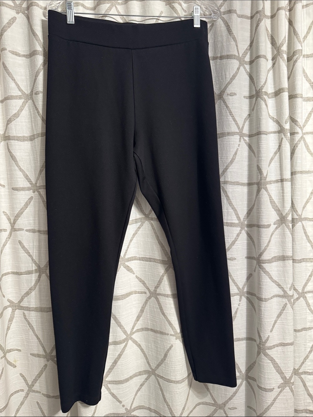 Lou & Grey Black Ponte Leggings - Sleek High-Rise Style